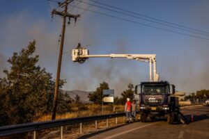 Ποιες περιοχές σε Αχαΐα, Χίο και Πρέβεζα δεν έχουν ρεύμα εξαιτίας των πυρκαγιών