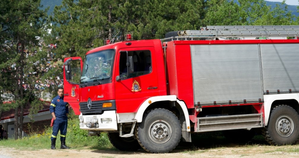Λάρισα: Σύλληψη και βαρύ πρόστιμο σε αγρότη που έκαιγε καλαμιά