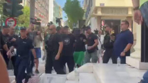 Πάτρα: Στο δικαστικό μέγαρο οι δύο κατηγορούμενοι για εμπρησμό