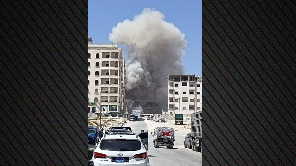 🚨UrgentA massive explosion occurred in the city of Idlib, which is under the control of gangs affiliated with the Turkish state.According to the information we received, the ammunition depot exploded.Explosions continue... pic.twitter.com/5Qep9R39Ut— إبو riah (@_3bUR1ah) August 14, 2025