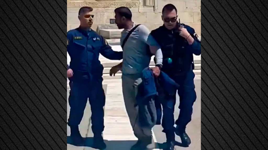 Πλεύρης για μετανάστη που επιτέθηκε σε Εύζωνες: Καμία ανοχή σε τέτοιες συμπεριφορές - Βίντεο
