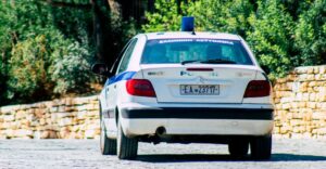 Σπέτσες: Άγριος ξυλοδαρμός 18χρονου έξω από νυχτερινό κέντρο - Με σπασμένη γνάθο και προβλήματα στην ακοή ο νεαρός