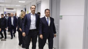 Κ. Μητσοτάκης: Ανακαινίζονται νοσοκομεία, γίνονται προσλήψεις, αναβαθμίζονται οι αμοιβές γιατρών, νοσηλευτών