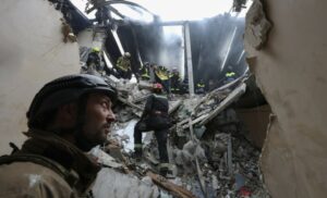 Ουκρανία: 7 οι νεκροί από τη ρωσική επίθεση στο Χάρκοβο τη νύχτα - Ανάμεσά τους ένα νήπιο και ένα 16χρονο αγόρι