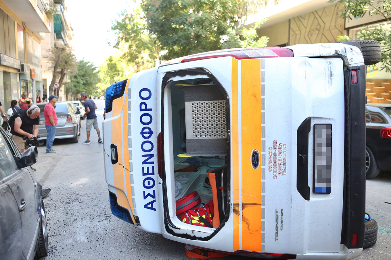 Κατέληξε ο ασθενής μετά την ανατροπή ιδιωτικού ασθενοφόρου στο Γουδί