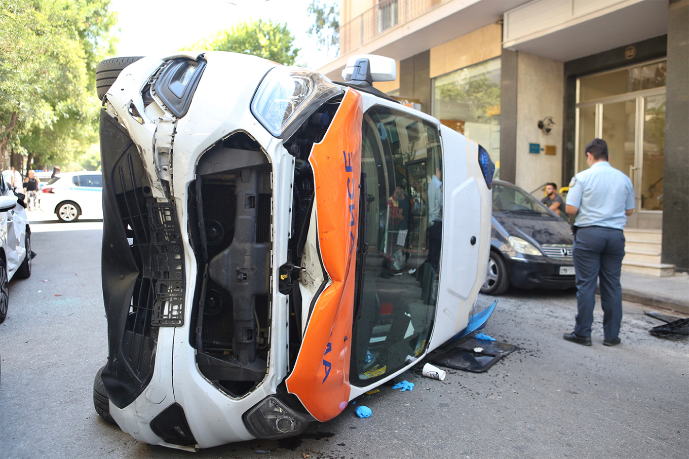 Κατέληξε ο ασθενής μετά την ανατροπή ιδιωτικού ασθενοφόρου στο Γουδί