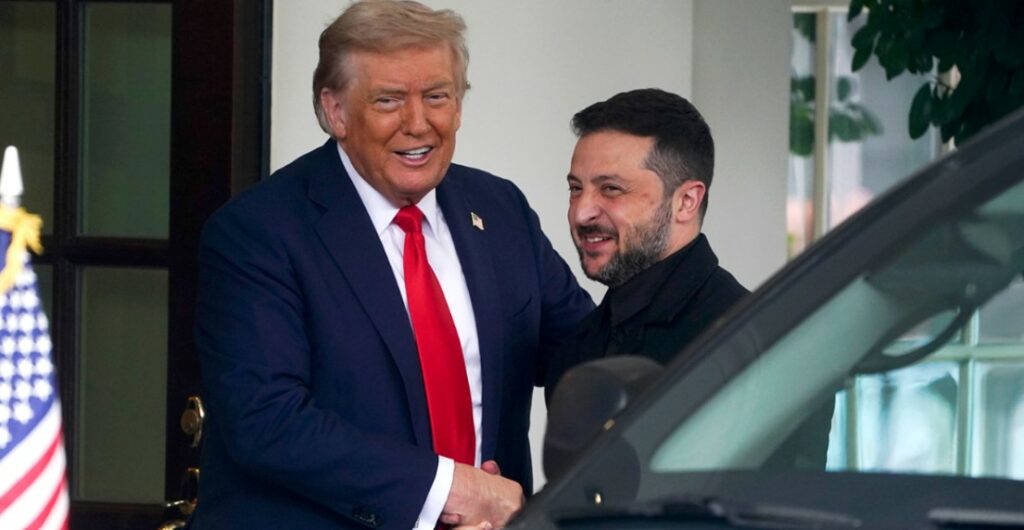 New York Times: Μπορεί ο Ζελένσκι να εμπιστευτεί τον Τραμπ; Η τύχη της Ουκρανίας μπορεί να εξαρτάται από την απάντηση