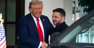 New York Times: Μπορεί ο Ζελένσκι να εμπιστευτεί τον Τραμπ; Η τύχη της Ουκρανίας μπορεί να εξαρτάται από την απάντηση
