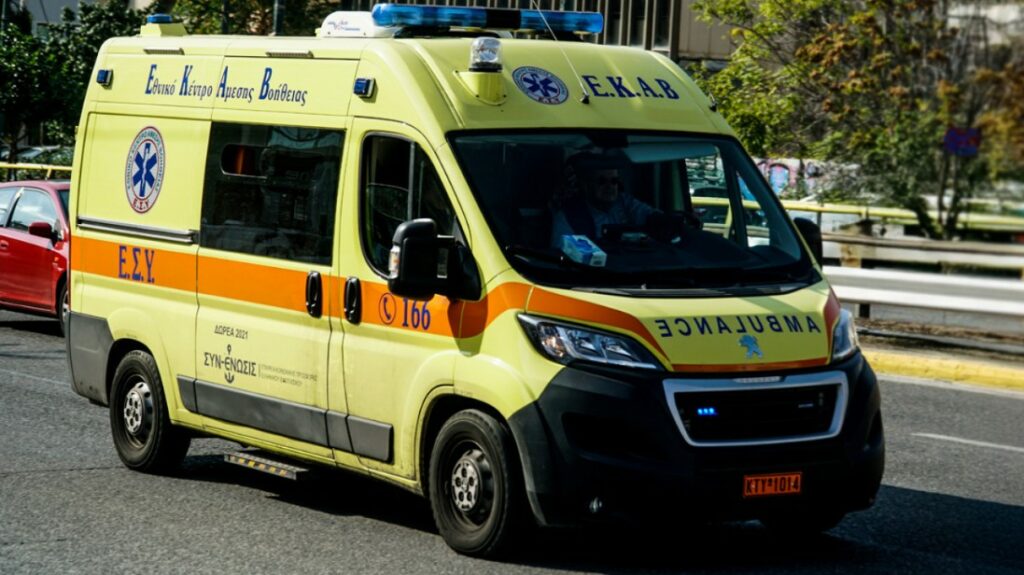 Θανατηφόρο τροχαίο στην Αγία Παρασκευή: Μηχανή συγκρούστηκε με ΙΧ - Νεκρός ο αναβάτης