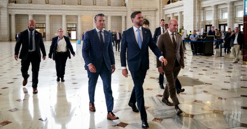 Τζέι Ντι Βανς: Αποδοκιμάστηκε στην Ουάσιγκτον για την παρουσία εθνοφρουρών - Η ειρωνική απάντησή του