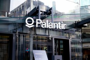 Palantir: Short seller βύθισε τη μετοχή - Έξοδος από την κορυφαία 20άδα των ΗΠΑ