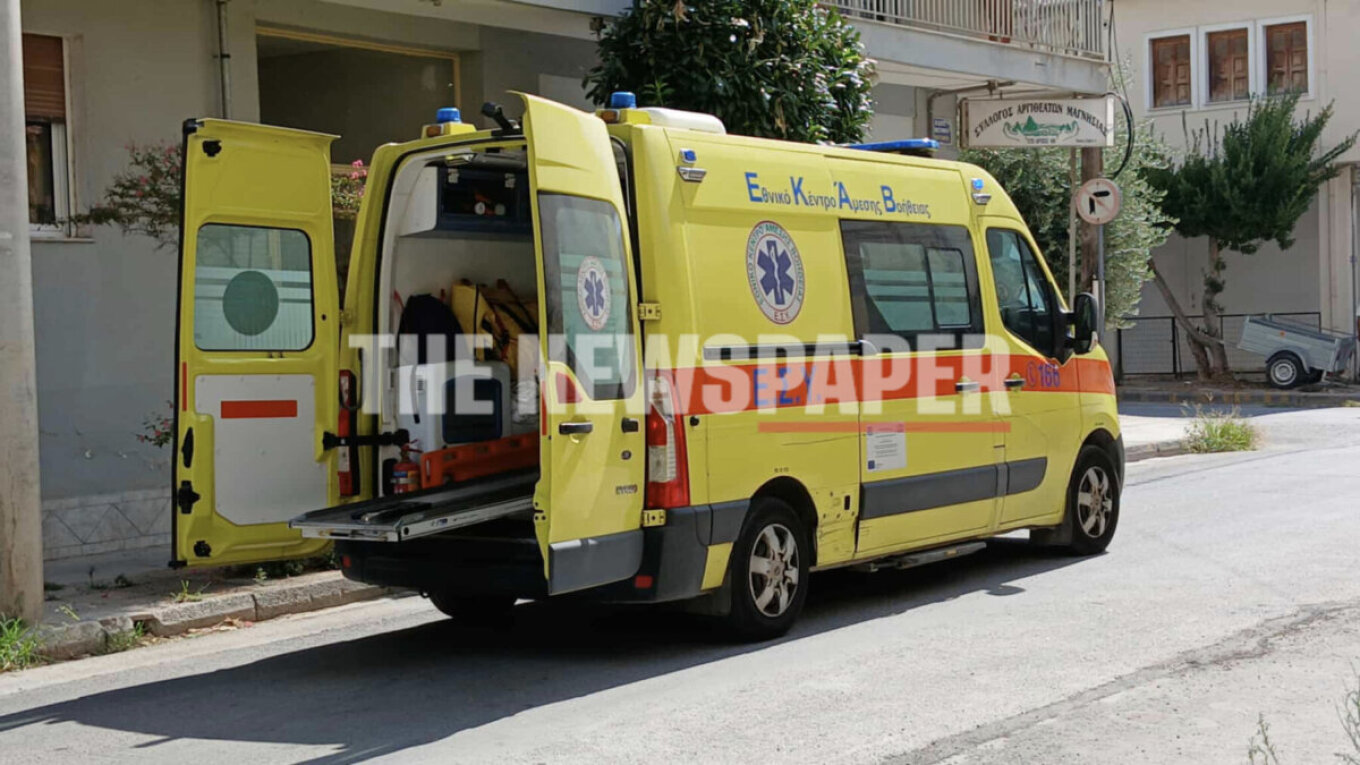 Άγριο έγκλημα στον Βόλο: Άνδρας δολοφόνησε τη σύζυγό του στην είσοδο της πολυκατοικίας τους