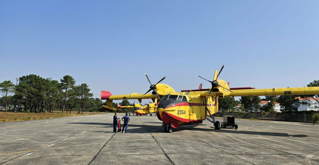 Ελληνικά Canadair επιχειρούν στις μεγάλες πυρκαγιές στην Πορτογαλία