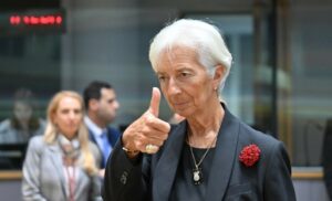 Λαγκάρντ: Οι αμερικανικοί δασμοί δεν απειλούν την ανάκαμψη της Ευρωζώνης