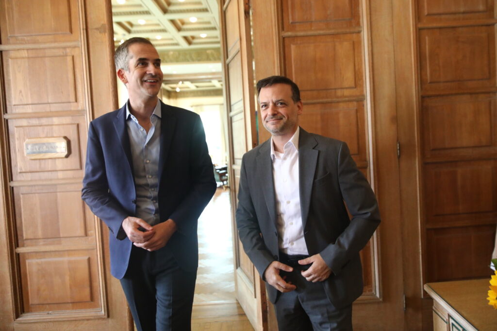Μπακογιάννης για Δούκα: «Από την απαξίωση στην υιοθέτηση και η κωλοτούμπα της Βασιλίσσης Όλγας»