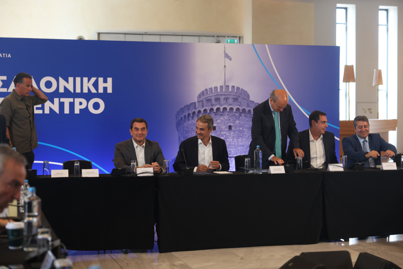 Κ. Μητσοτάκης: Μπαράζ επαφών στη Θεσσαλονίκη ενόψει ΔΕΘ - Συναντήθηκε με βουλευτές της πόλης