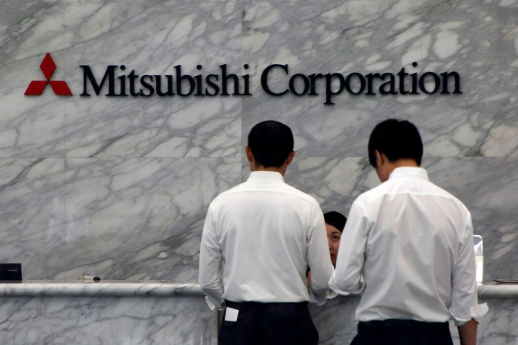Γουόρεν Μπάφετ: Ανεβάζει τα ποσοστά του σε Mitsubishi και Mitsui