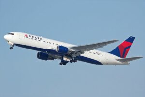Η Delta Air Lines πληρώνει 78,75 εκατ. δολ. για καύσιμα που έπληξαν σπίτια και σχολεία
