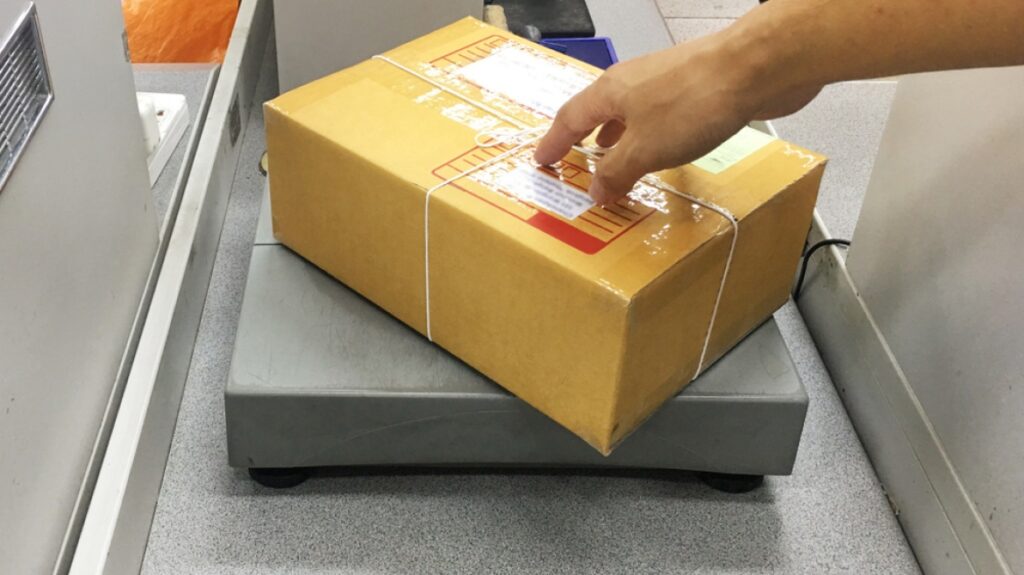 ΗΠΑ: Καταργείται από σήμερα η απαλλαγή από τον φόρο για τα μικρά δέματα που εισέρχονται στη χώρα
