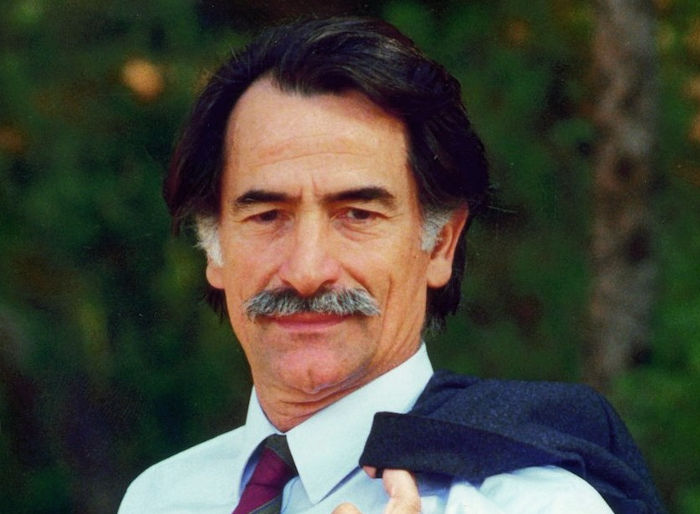 Ξεχασμένο για δεκαετίες το αυτοκίνητο του Αντώνη Τρίτση στο γκαράζ του Δήμου Αθηναίων - Δείτε βίντεο