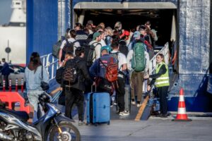 Αττική: Ρεκόρ αναχωρήσεων από τα λιμάνια για τον Δεκαπενταύγουστο