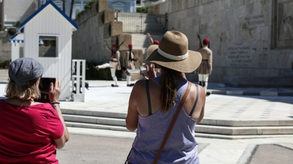Καιρός: Με ζέστη ξεκινά ο Σεπτέμβριος - Αυτή είναι η θερμότερη ημέρα της εβδομάδας