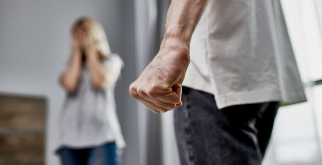 Κρήτη: Συνελήφθη 21χρονος στον Πλατανιά - Χτύπησε τη σύντροφό του και επιχείρησε να την πατήσει με Ι.Χ.