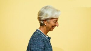 Κριστίν Λαγκάρντ: Δεν «βλέπει» ακόμη λόγο για παρέμβαση του ΔΝΤ στη Γαλλία