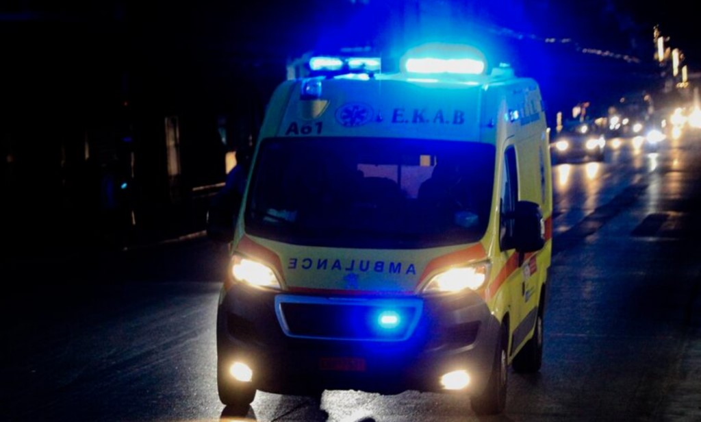Μυστήριο με 22χρονο που πέθανε στο νοσοκομείο Κορίνθου αφού μεταφέρθηκε με τραύμα στο λαιμό από μαχαίρι