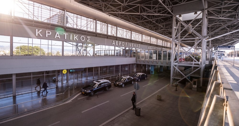 Βρετανός ξυλοκόπησε Τούρκο επιβάτη κατά τη διάρκεια της πτήσης - Συνελήφθη στο αεροδρόμιο «Μακεδονία»