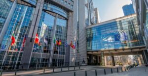 Ευρωβαρόμετρο: Μεγαλύτερη προστασία ζητούν από την ΕΕ οι πολίτες – Οι προτεραιότητες των Ελλήνων