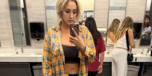 Μοντέλο του Playboy εξοργίστηκε όταν της είπαν να κρύψει το ντεκολτέ της σε πτήση - «Καλά σου έκαναν», της απαντούν