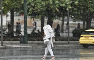 Με δύο πρόσωπα ο καιρός σήμερα: Ζέστη, αστάθεια και βοριάδες - Πού θα σημειωθούν καταιγίδες