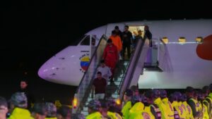 O Τραμπ τερματίζει πρόγραμμα προστασίας μεταναστών από τη Βενεζουέλα