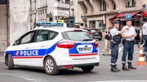 Γαλλία: Συνελήφθησαν δύο νεαροί στο Παρίσι με κοσμήματα αξίας 10 εκατ. ευρώ στα εσώρουχα τους
