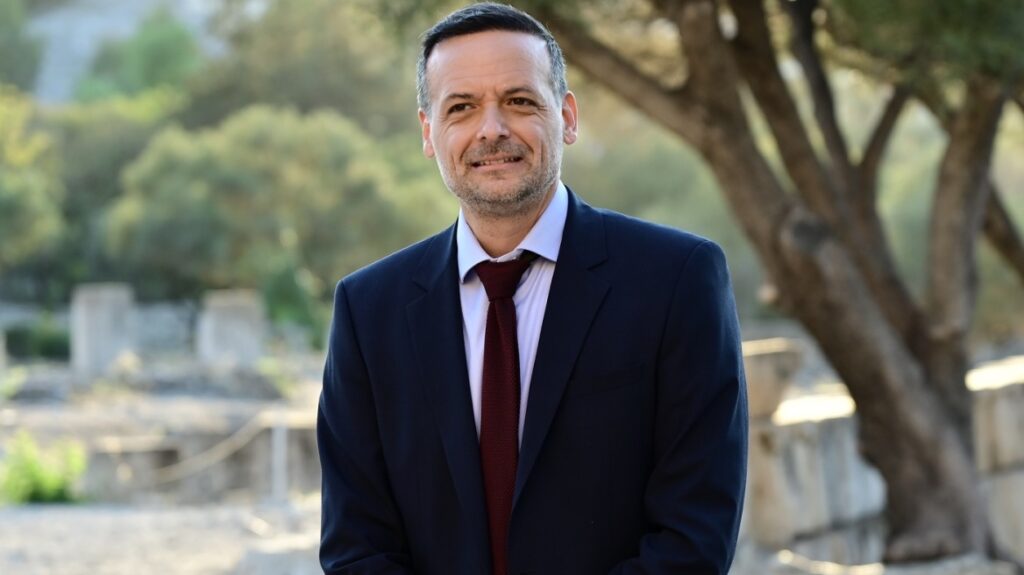 Ο Δούκας προχωρά με τις εργασίες για αναστροφή στη Λεωφόρο Αμαλίας - «Οι κάτοικοι της Πλάκας θα φτάνουν στα σπίτια τους γρηγορότερα»
