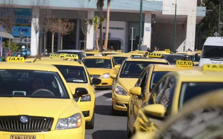 Σε 48ωρη απεργία προχωρούν οι οδηγοί ταξί της Αθήνας, ύστερα από απόφαση του Συνδικάτου Αυτοκινητιστών Ταξί Αττικής (ΣΑΤΑ).