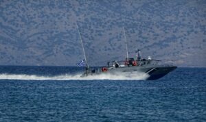 Θαλαμηγός με σημαία Τουρκίας προσάραξε στη Σύμη