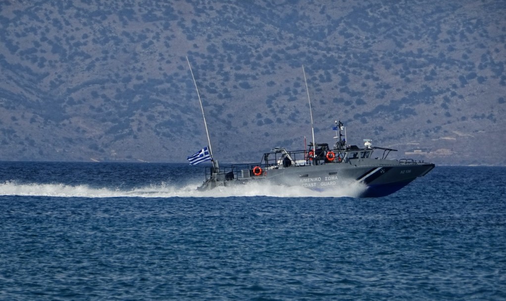 Θαλαμηγός με σημαία Τουρκίας προσάραξε στη Σύμη