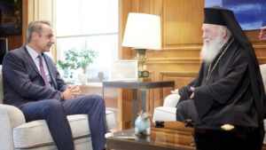 Η εξαιρετική συνεργασία Πολιτείας και Εκκλησίας επιβεβαιώθηκε στη συνάντηση Μητσοτάκη - Ιερώνυμου