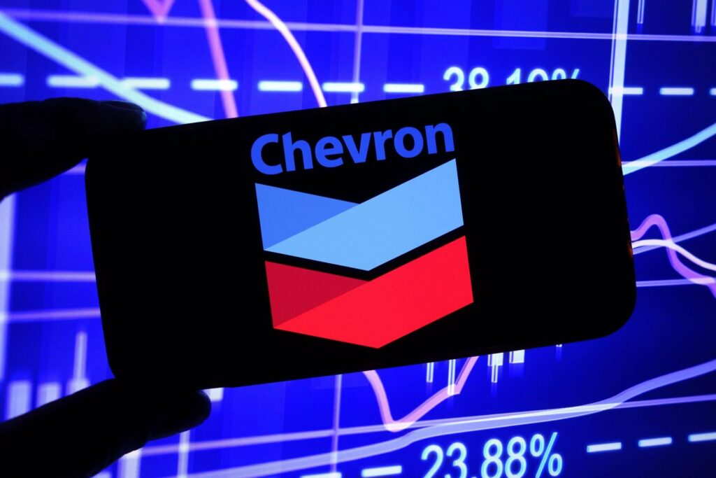 Chevron: Είσοδος με ποσοστό 70%, ως operator, στην κοινοπραξία με την HELLENiQ ENERGY