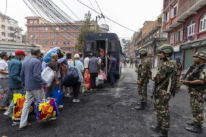 Ταραχές στο Νεπάλ: 12.500 φυλακισμένοι που δραπέτευσαν εξακολουθούν να διαφεύγουν - Στους 51 οι νεκροί