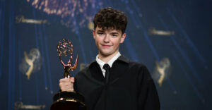Όουεν Κούπερ: Ο 15χρονος είναι ο νεότερος νικητής βραβείου Emmy για τον ρόλο του στο «Adolescence»