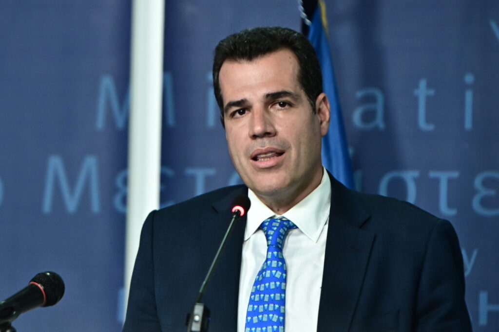 Θάνος Πλεύρης: Μέσα σε δύο-τρεις μέρες θα έχουν φύγει όλοι οι μετανάστες από την Κρήτη