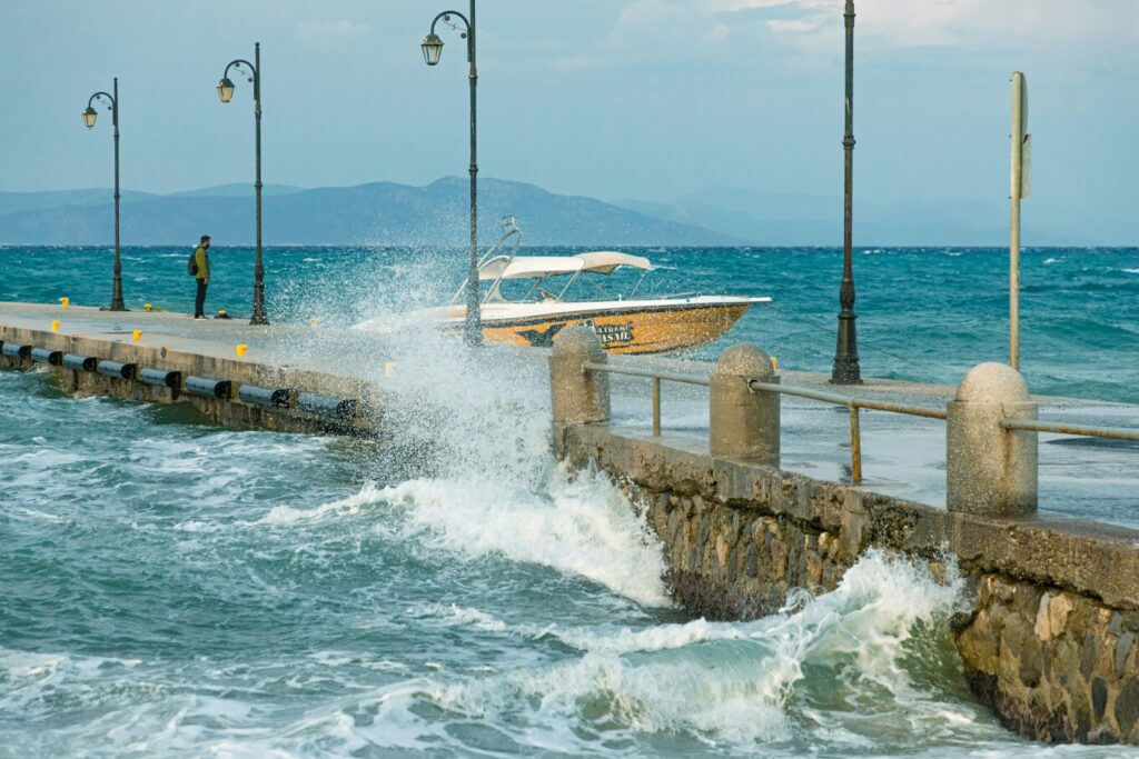 Καιρός: Ενισχύονται οι βοριάδες,πέφτει η θερμοκρασία - Υψηλός κίνδυνος πυρκαγιάς σε 18 περιοχές