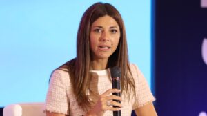 Σ. Ζαχαράκη: Δεν καταργούνται οι πανελλαδικές - Aπό το 2029 θα μετράνε οι βαθμοί και των τριών τάξεων του λυκείου