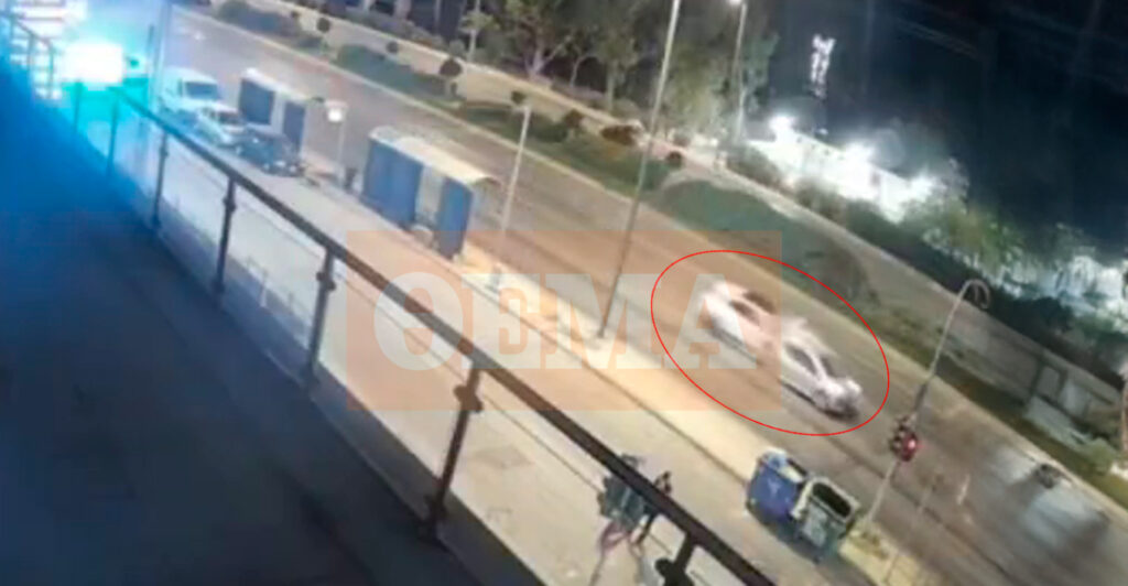 Νέο βίντεο από το θανατηφόρο τροχαίο στη Βουλιαγμένης - Αφρενάριστο έπεσε το ΙΧ στο αυτοκίνητο της 64χρονης