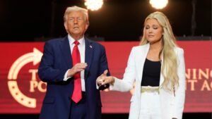 Ο Τραμπ απέτισε φόρο τιμής στον Τσάρλι Κερκ: Τον εξήρε ως «Αμερικανό ήρωα» και «μάρτυρα» - Η χήρα τυ συγχώρεσε τον δράστη - ΒΙΝΤΕΟ