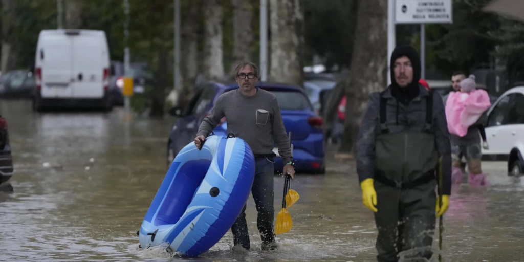 Ιταλία: Κύμα κακοκαιρίας στη χώρα - Πλημμύρισε το Μιλάνο