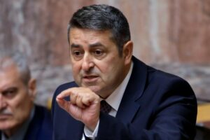 Ο Γιώργος Μυλωνάκης εκθέτει Κωνσταντοπούλου στη Βουλή: Ψεύτικοι οι ισχυρισμοί για ΟΠΕΚΕΠΕ